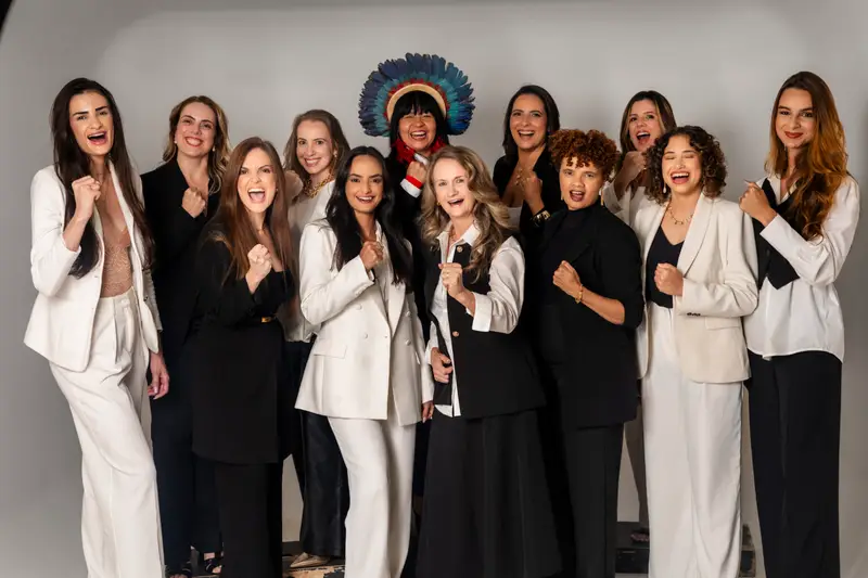 Grupo de mulheres participantes da Revista Esplanada Mulher